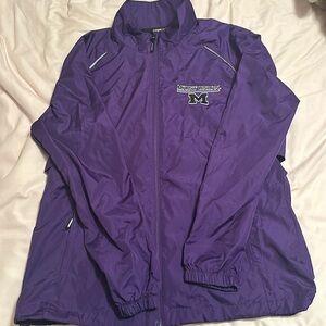 Can fit women’s medium-large